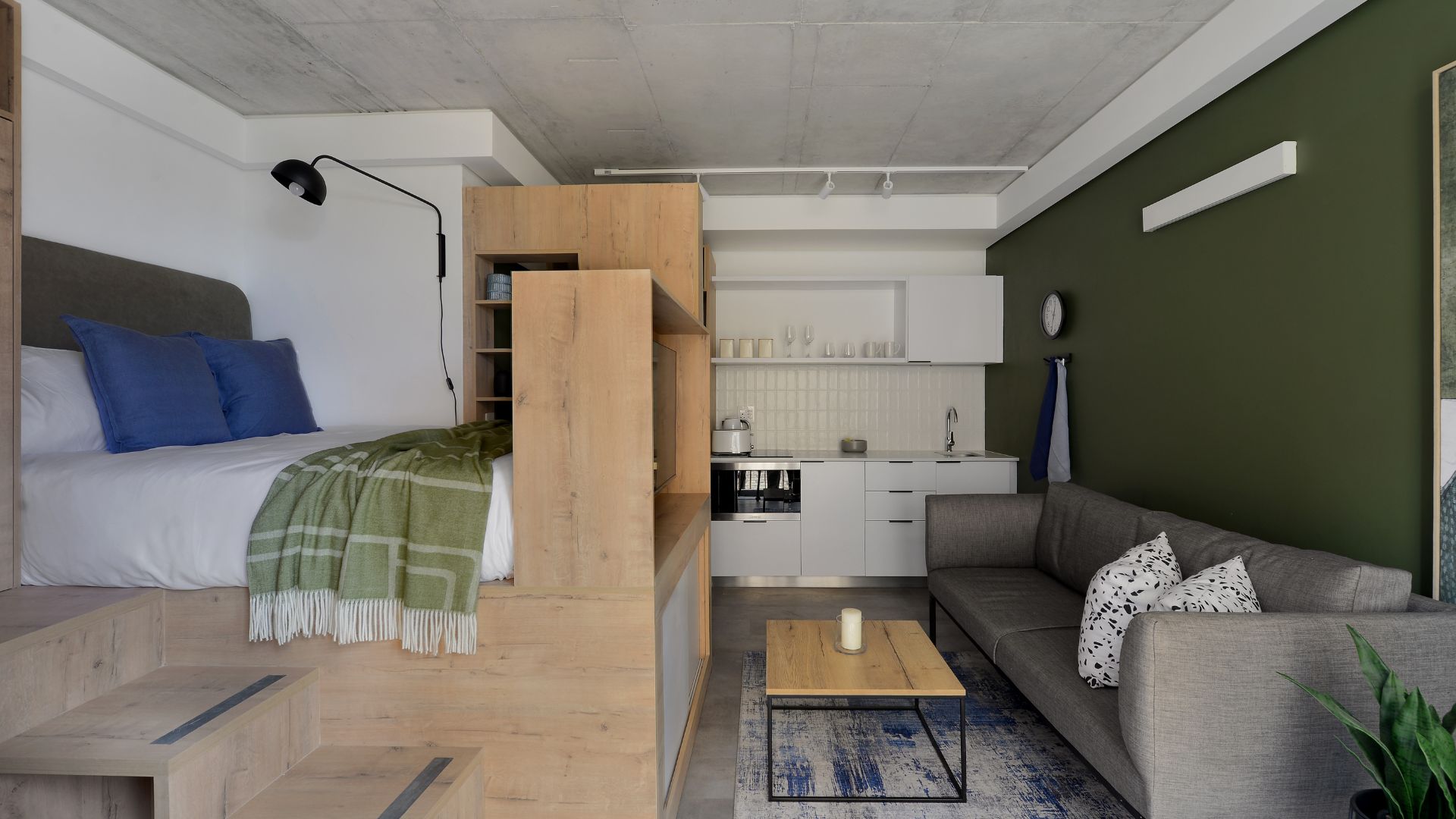 Compact Studio